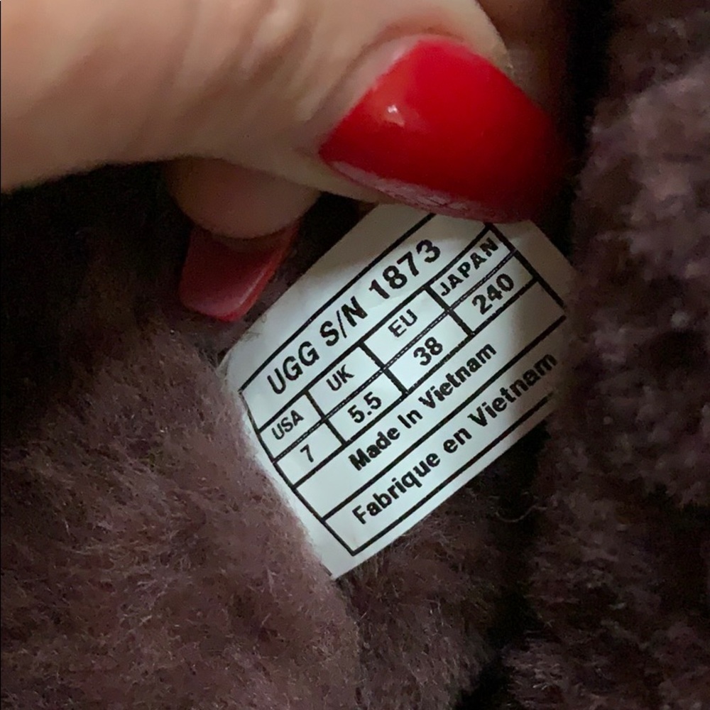 Ugg Size 7 - image 8